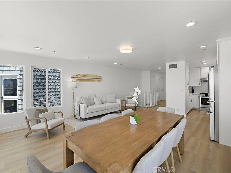1045 Gaviota Dr #B — Photo 10