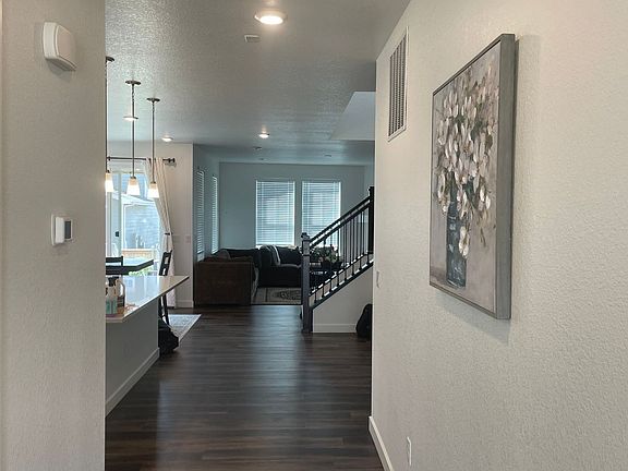 4th image of 656 Netta Dr