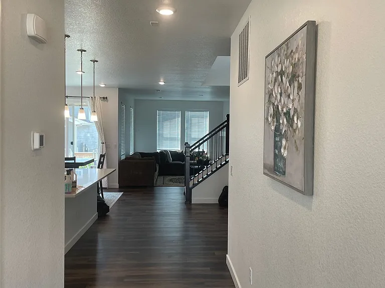 656 Netta Dr — Photo 4