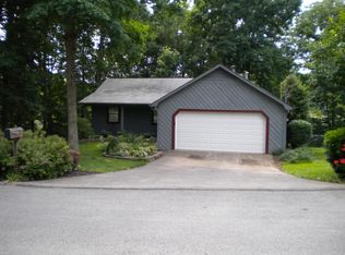 821 Tree Trunk Rd, Knoxville, TN 37934