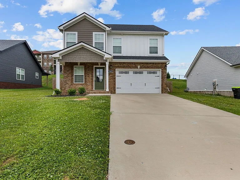 840 Lillian Grace Dr — Photo 1