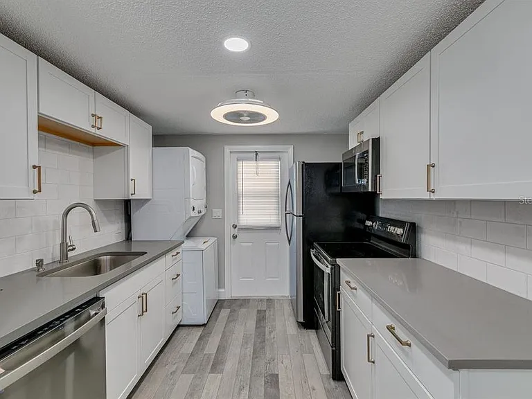 13496 W Rena Dr — Photo 6