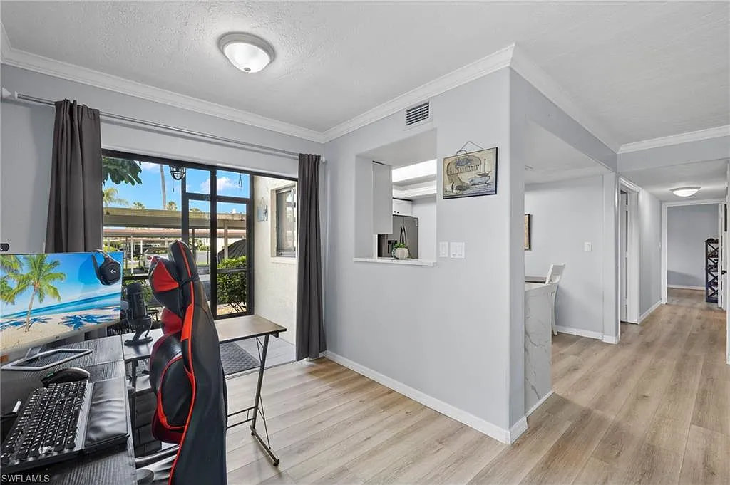 2 bed, 2.0 bath, 966 sqft, $2,000 — Photo 4