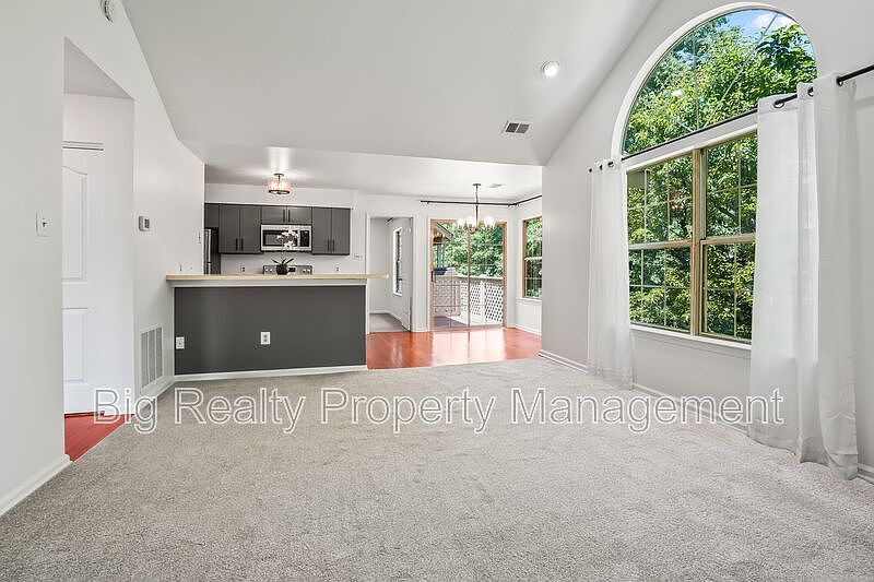 1st image of 1116 Foxmeadow Dr