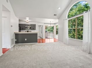 1116 Foxmeadow Dr, Royersford, PA 19468