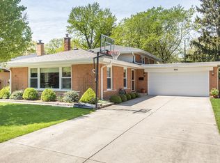 904 Sylviawood Ave, Park Ridge, IL 60068