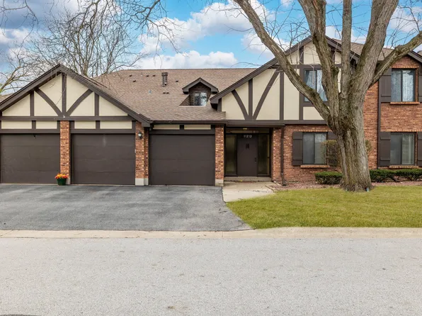 11212 Cottonwood Dr #23A, Palos Hills, IL 60465
