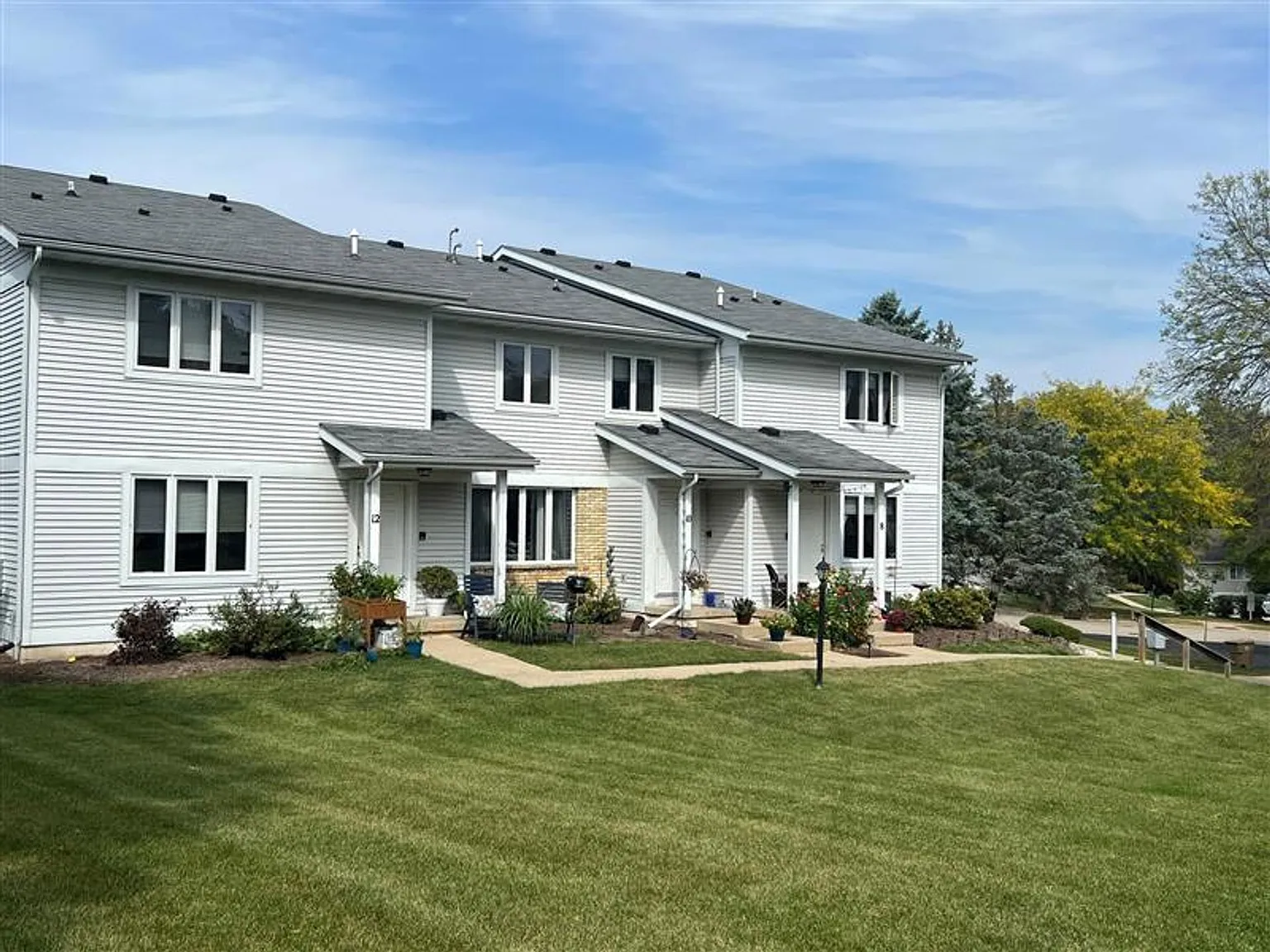 Madison Townhomes — Photo 2