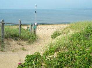 17 Lobsterville Rd, Aquinnah, MA 02535