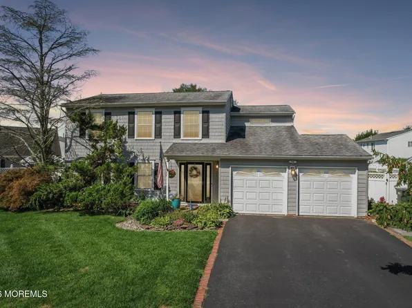 21 Appletree Road, Howell, NJ 07731