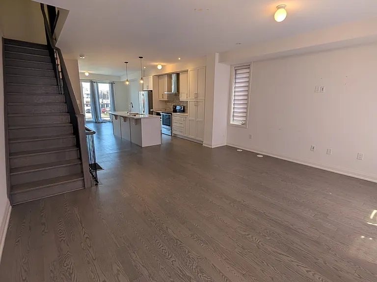 20 Clarington Blvd — Photo 8