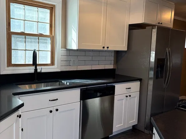 114 Leatherleaf Dr, Springfield, MA 01109