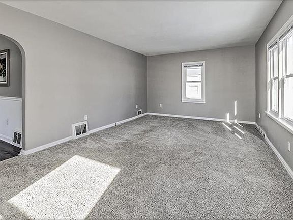 3rd image of 251 S Peck Ave