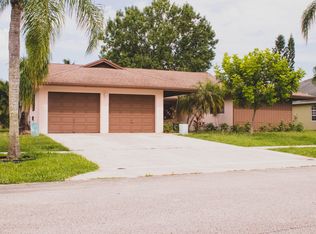 121 Santiago St, Royal Palm Beach, FL 33411