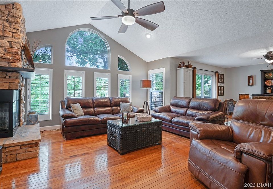 1st image of 811 Red Oak Ln