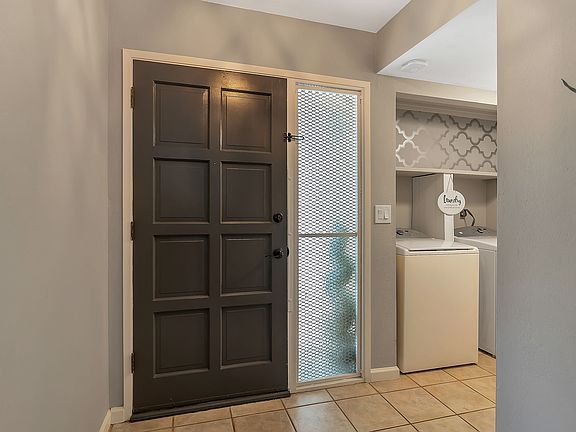 4th image of 100 Cedargate Ln
