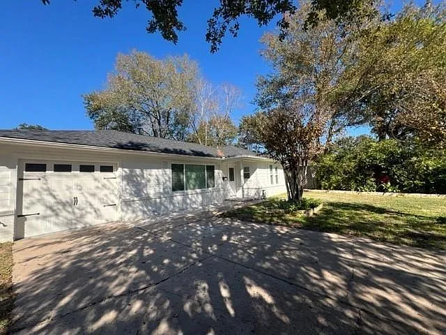 1437 Confederate Rd — Photo 2