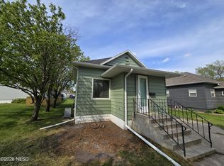 323 5th Ave SW, Watertown, SD 57201