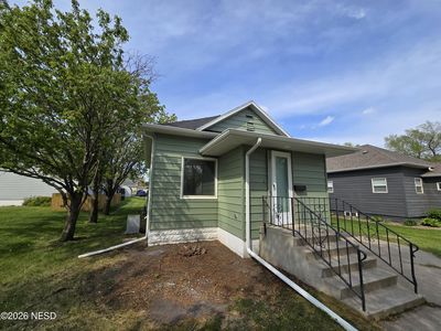 323 5th Ave SW, Watertown, SD, 57201