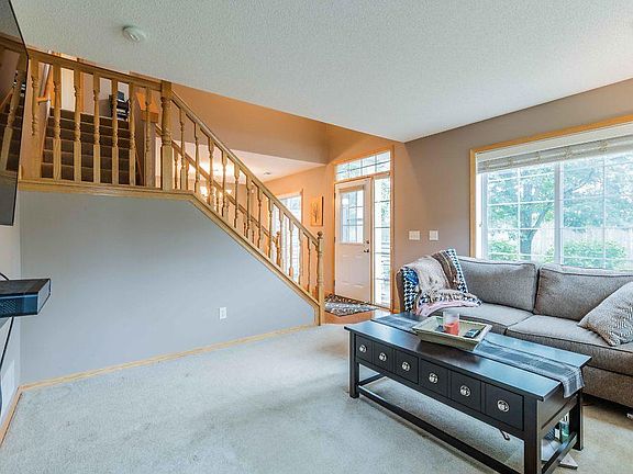 4th image of 10945 Douglas Ln N