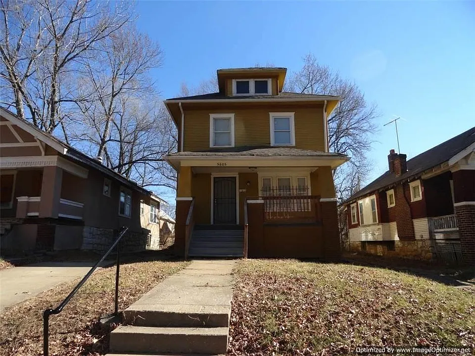 5605 Brooklyn Ave