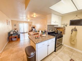 422 SE 8th St APT D, Gainesville, FL 32601