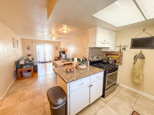 422 SE 8th St, Gainesville, FL