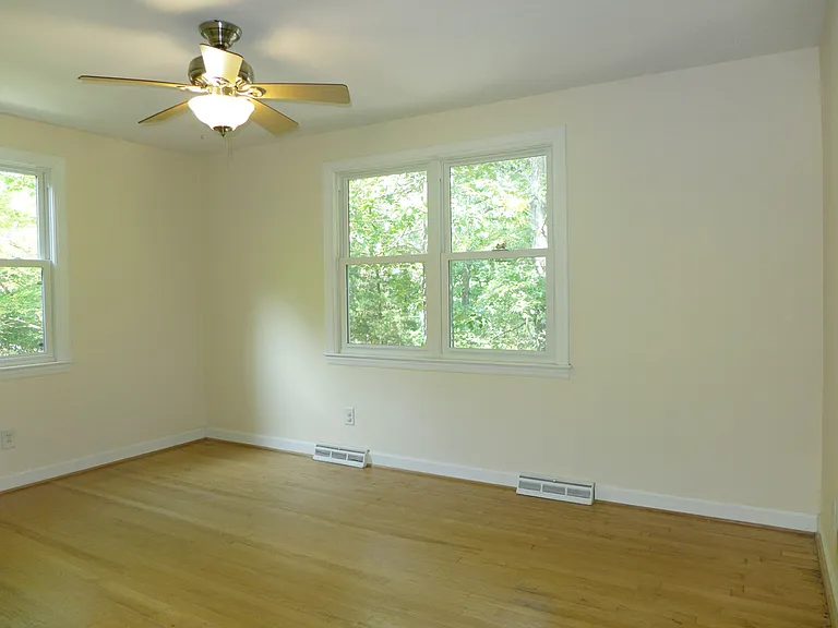 346 Wesley Dr — Photo 15