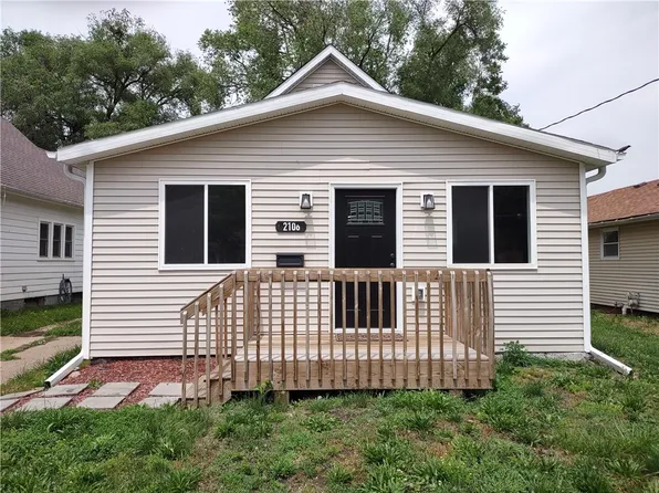 2106 E Grand Ave, Des Moines, IA 50317