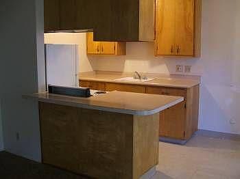 2nd image of 621 N Monroe St APT 10