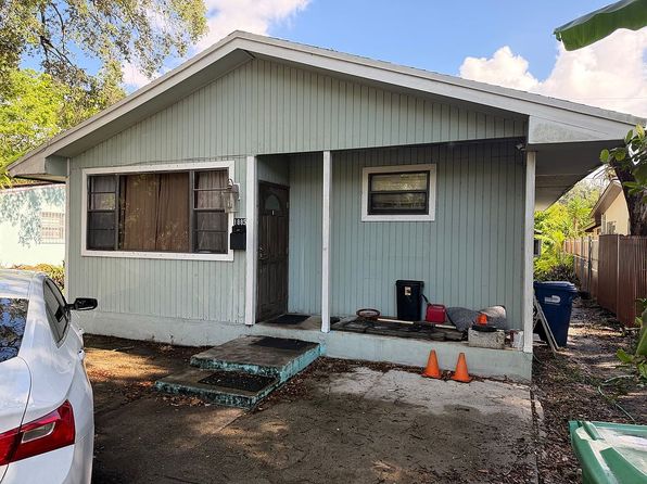1885 NW 113th Ter