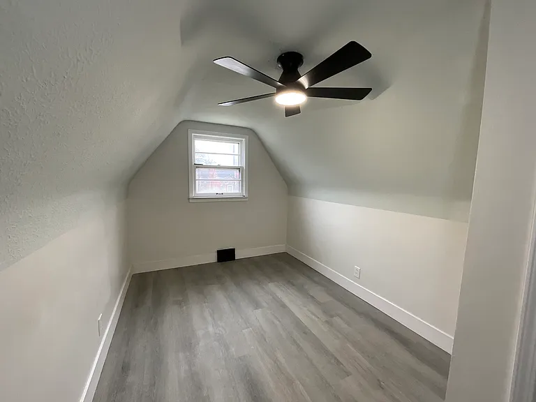 20210 Gladstone Rd — Photo 34