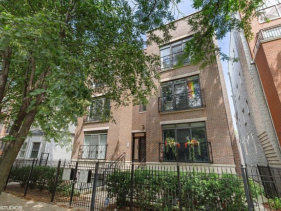 2nd image of 1928 W Diversey Pkwy #2W