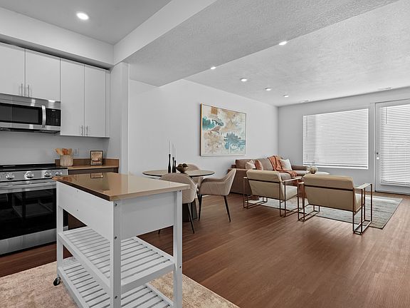 Large windows-Bright, large living space