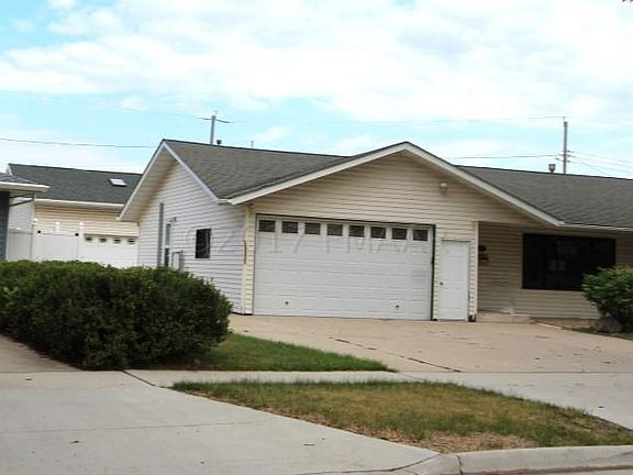 2nd image of 1005 Park Dr S
