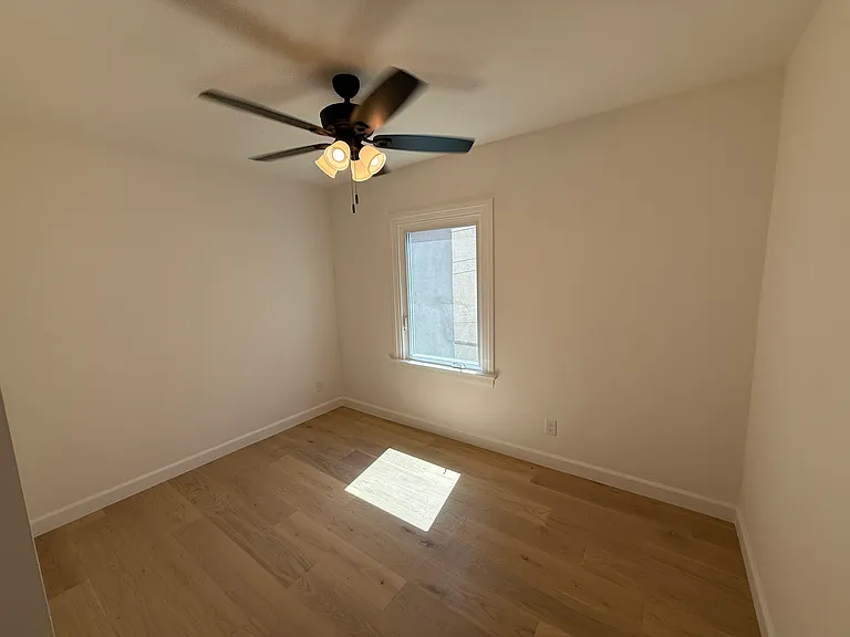 Middle Bedroom
