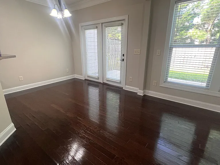 740 Middleton Pl — Photo 8