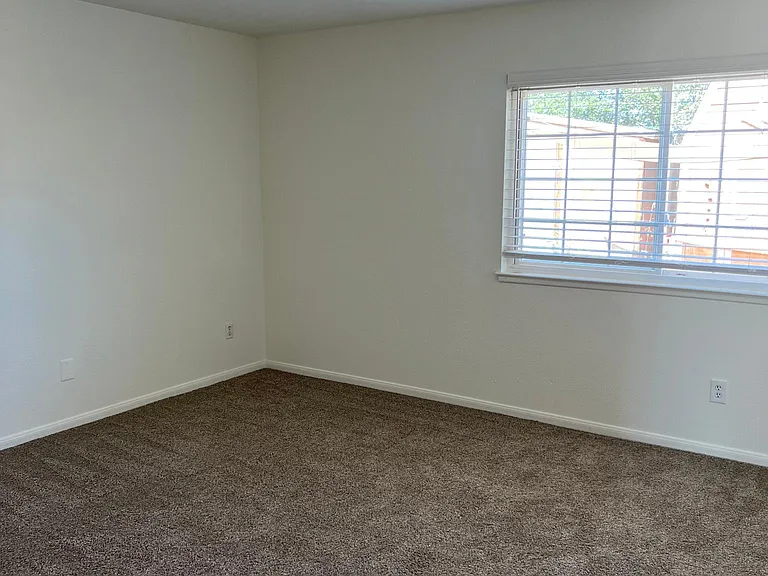44209 Foxton Ave — Photo 21