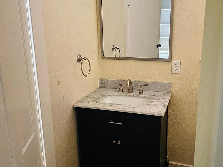 1030 W Russell Pl #1 — Photo 10