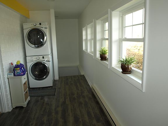 3rd image of 151 N Seminary St APT 1