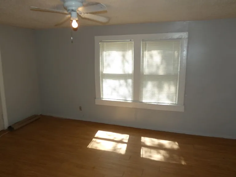 1241 Houston St — Photo 6