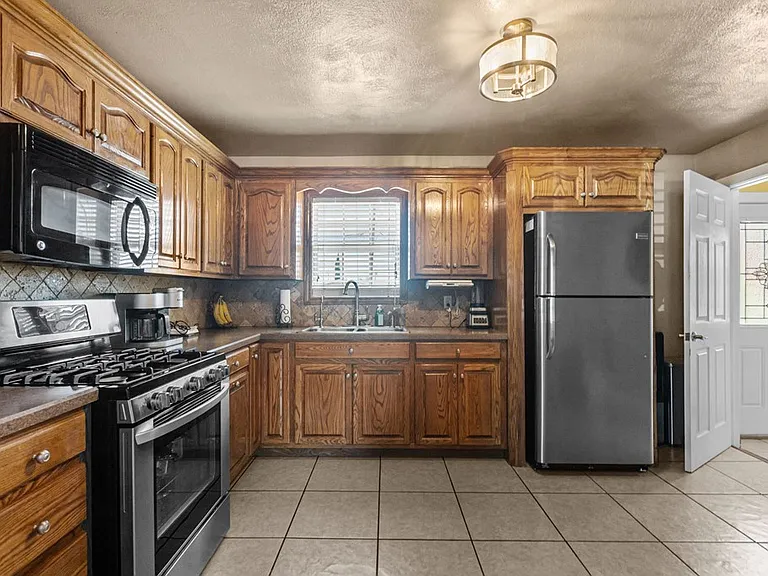 3123 Kessler Ave — Photo 4
