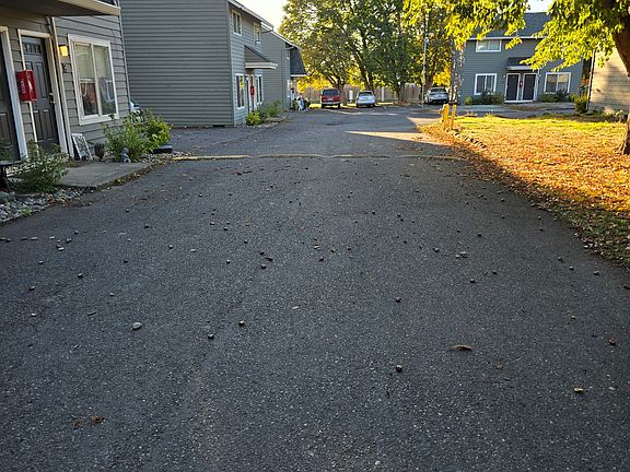 4th image of 3010 Kauffman Ave