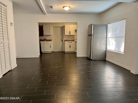 5th image of 839 Julia St