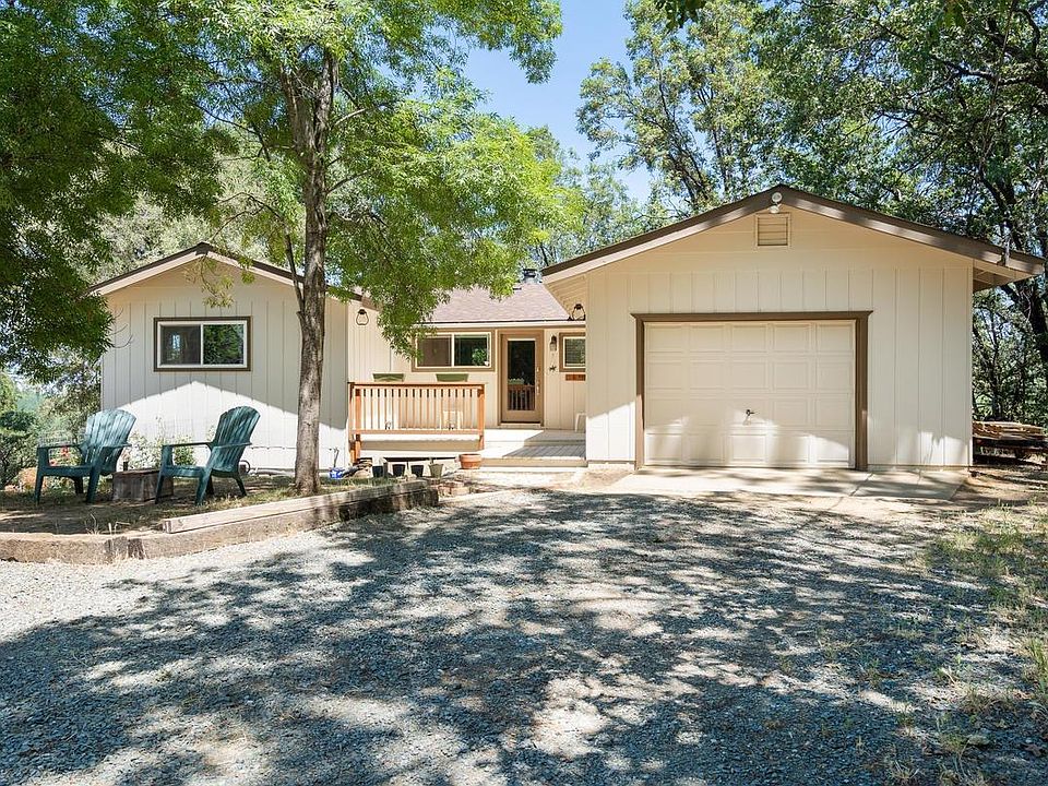 2nd image of 17051 Louise Ln