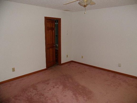 4th image of 2071 Old Falls Dr