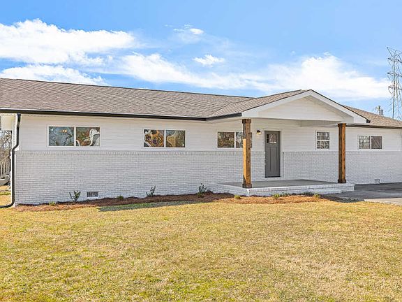 3rd image of 8215 Claudine Cir