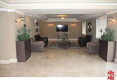 4th image of 620 S Gramercy Pl APT 108