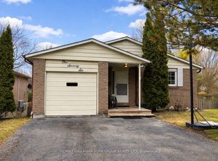 176 Robinson Dr, Newmarket, ON