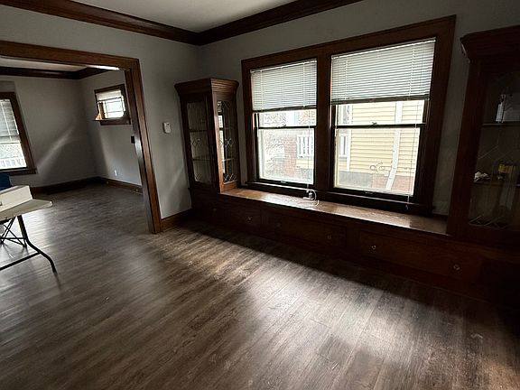 3rd image of 1640 Victoria Ave #1